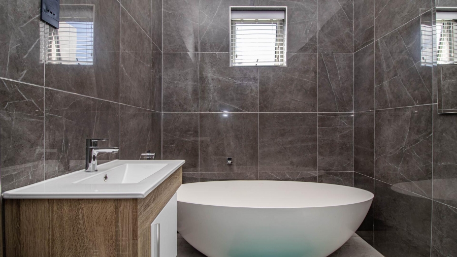 5 Bedroom Property for Sale in Benguela Cove Lagoon Wine Estate Western Cape